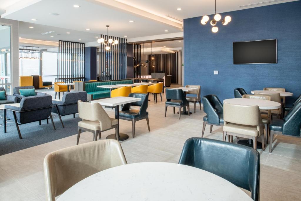 Posezení v ubytování La Quinta Inn & Suites by Wyndham Spokane Downtown
