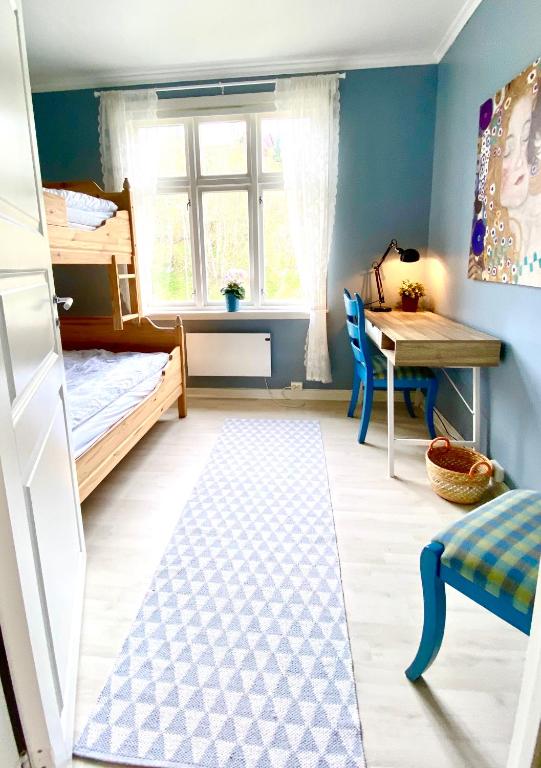 Postel nebo postele na pokoji v ubytování Fjord View Apartment