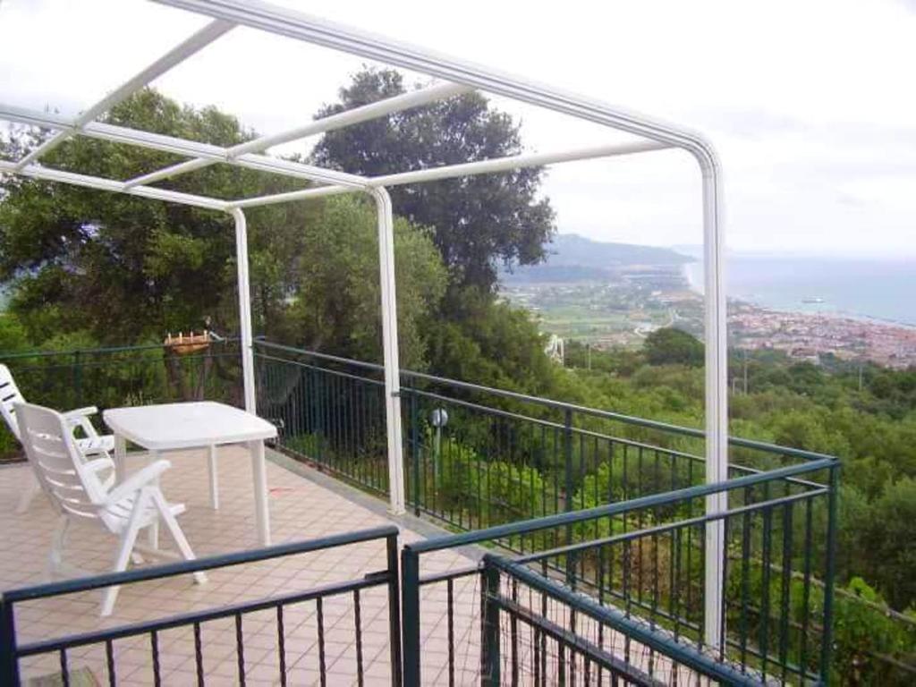 Galeriebild der Unterkunft One bedroom house with sea view and enclosed garden at Casal Velino 6 km away from the beach in Casal Velino