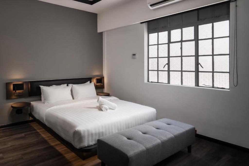 Modern Hotel Georgetown - Deluxe Double Room