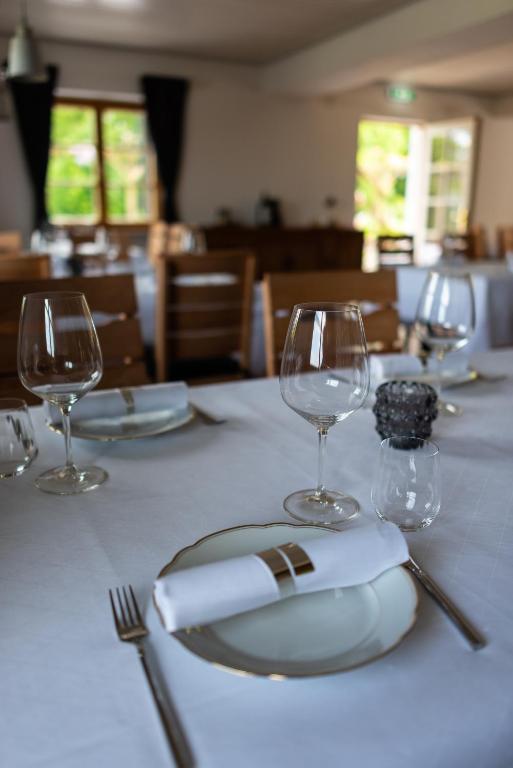 Restaurace v ubytování Landgasthof Hittenkirchen