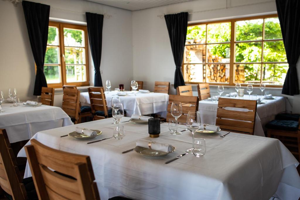 Restaurace v ubytování Landgasthof Hittenkirchen