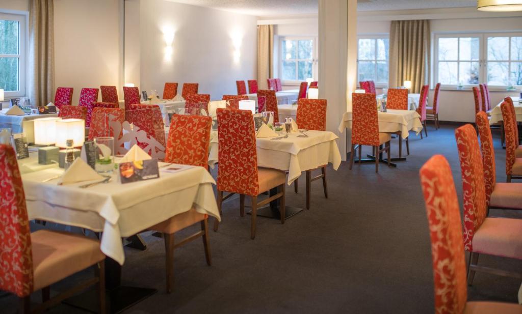 Posezení v ubytování Hotel Am Kurpark Späth
