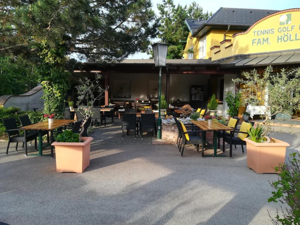 Restaurace v ubytování Tennis Golf Hotel Höllrigl