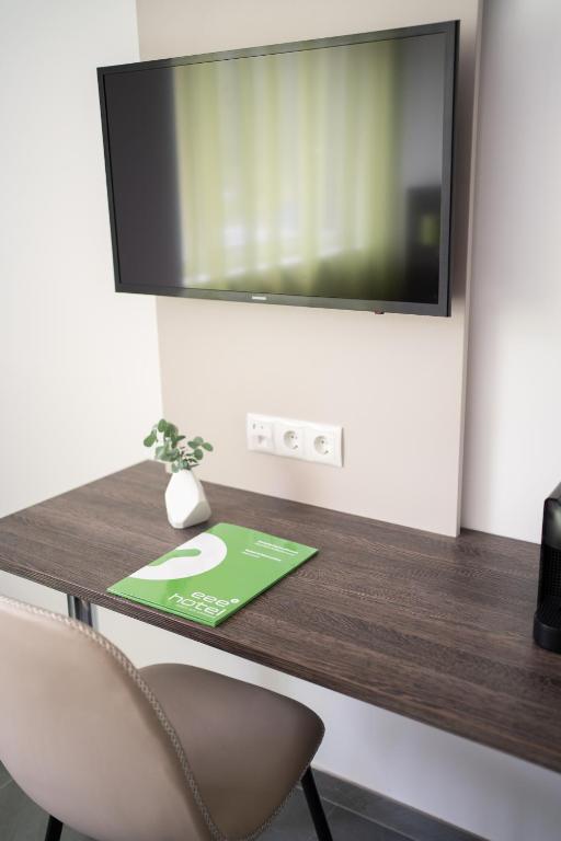 TV a/nebo společenská místnost v ubytování eee Hotel Liezen