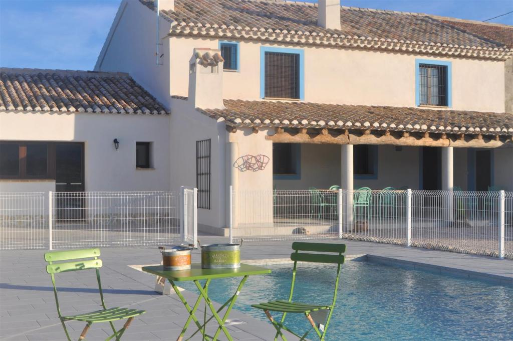 The swimming pool at or close to Casa Chirreas