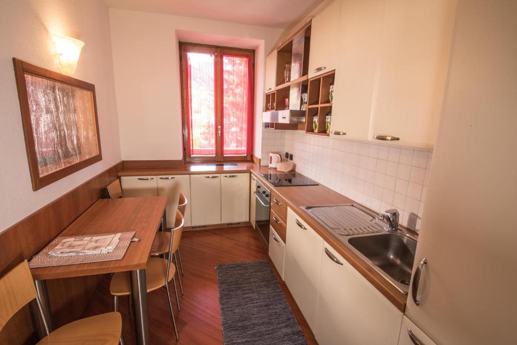 Kuchyň nebo kuchyňský kout v ubytování Chalet Felse