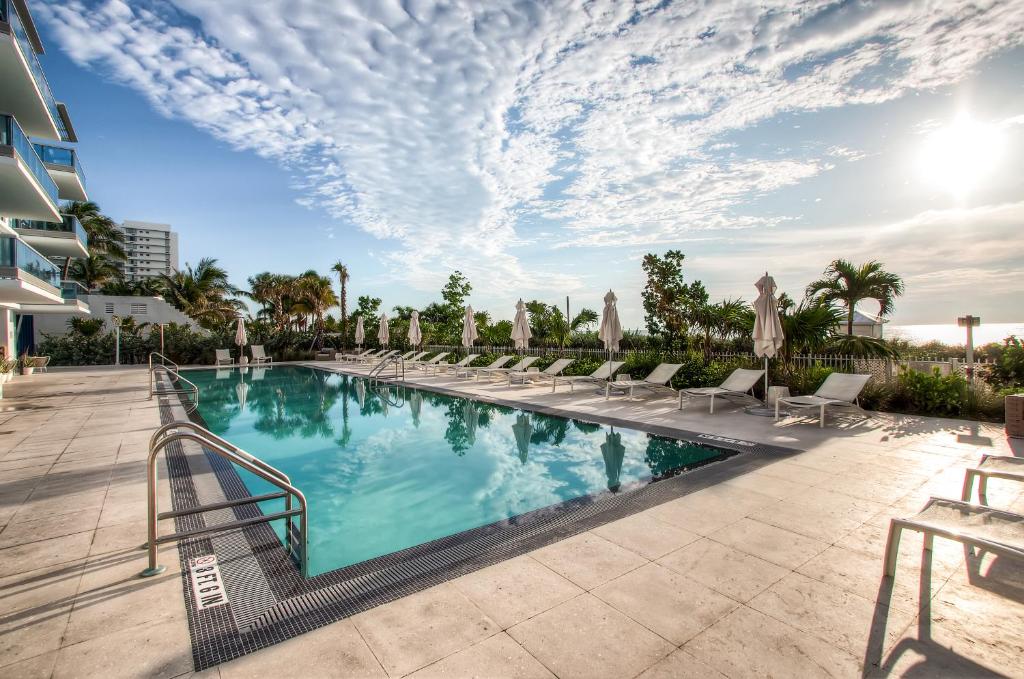 Imagen de la galería de Global Luxury Suites at Monte Carlo, en Miami Beach