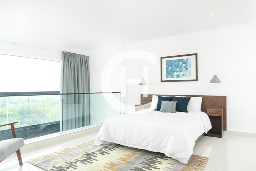 Embassy Gardens by Clifton Homes - Duplex Apartment