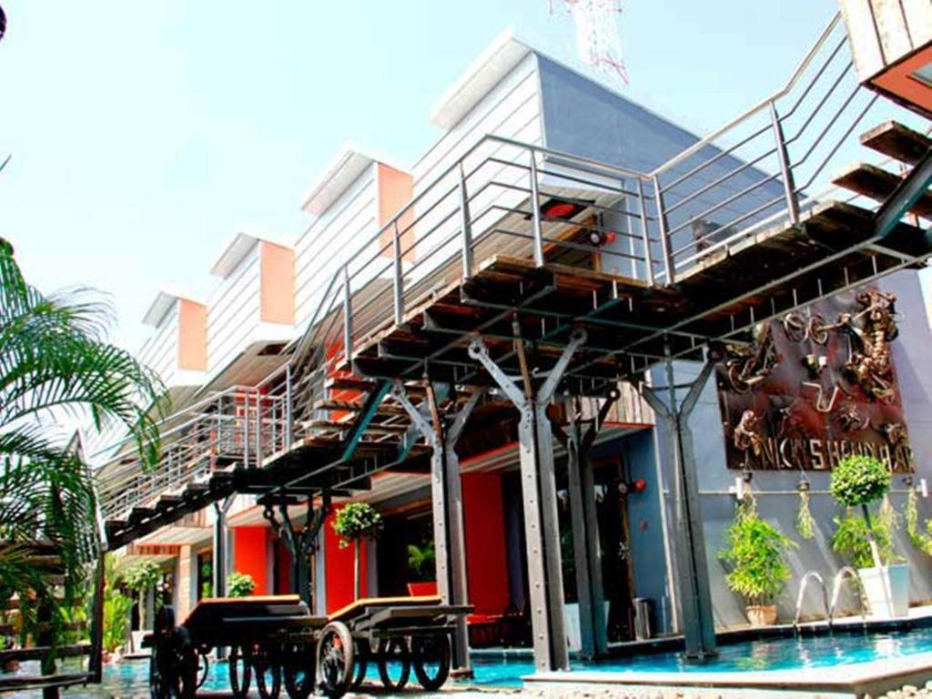 Nicky's Handlebar - Resim 9