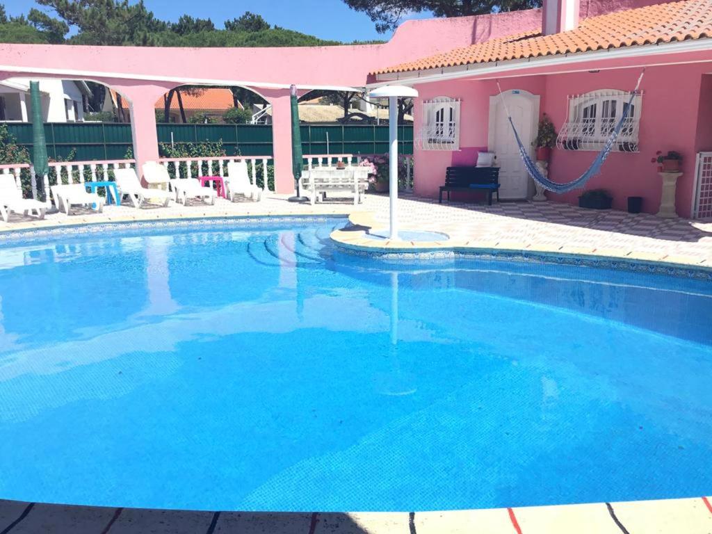 Gallery image of One bedroom apartement with shared pool furnished balcony and wifi at Sintra 3 km away from the beach in Sintra