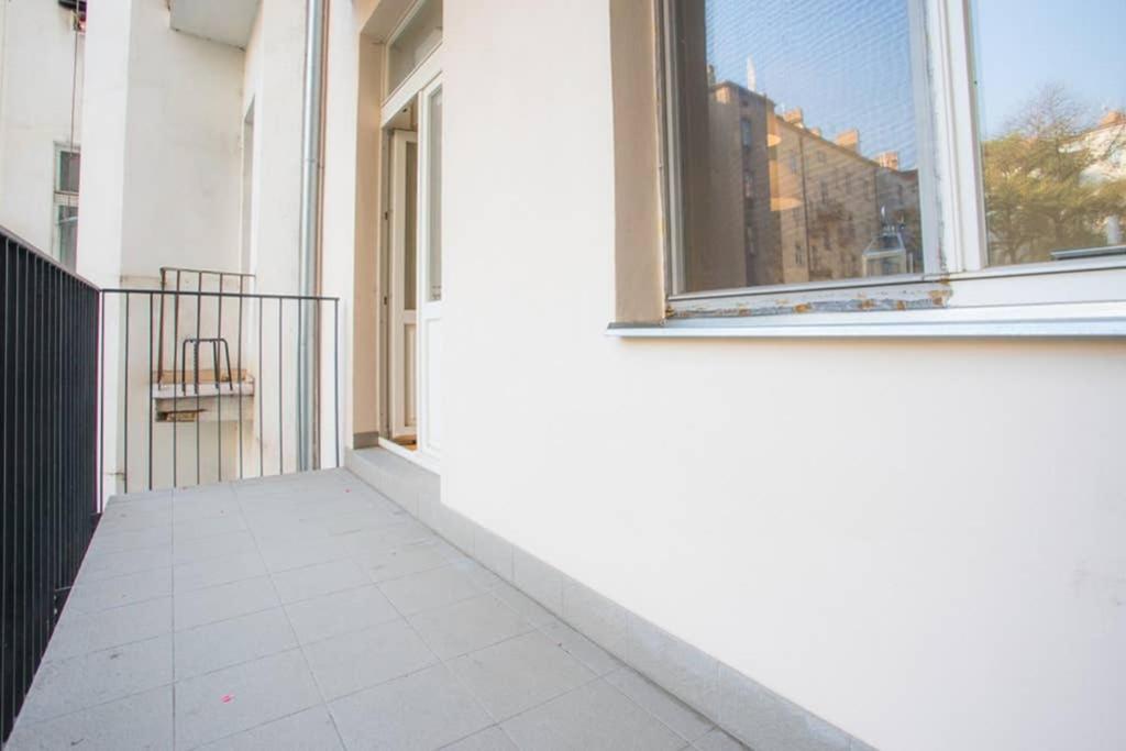 Balkon lub taras w obiekcie Design Studio Anděl, All Historical Sights Walkable