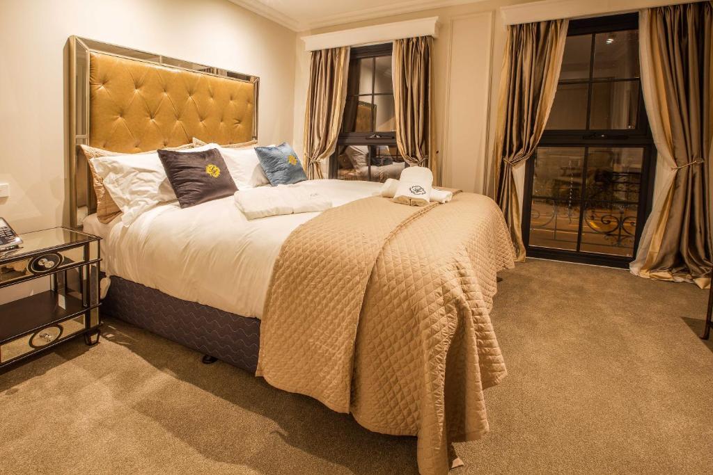 The Salisbury - Resim 38