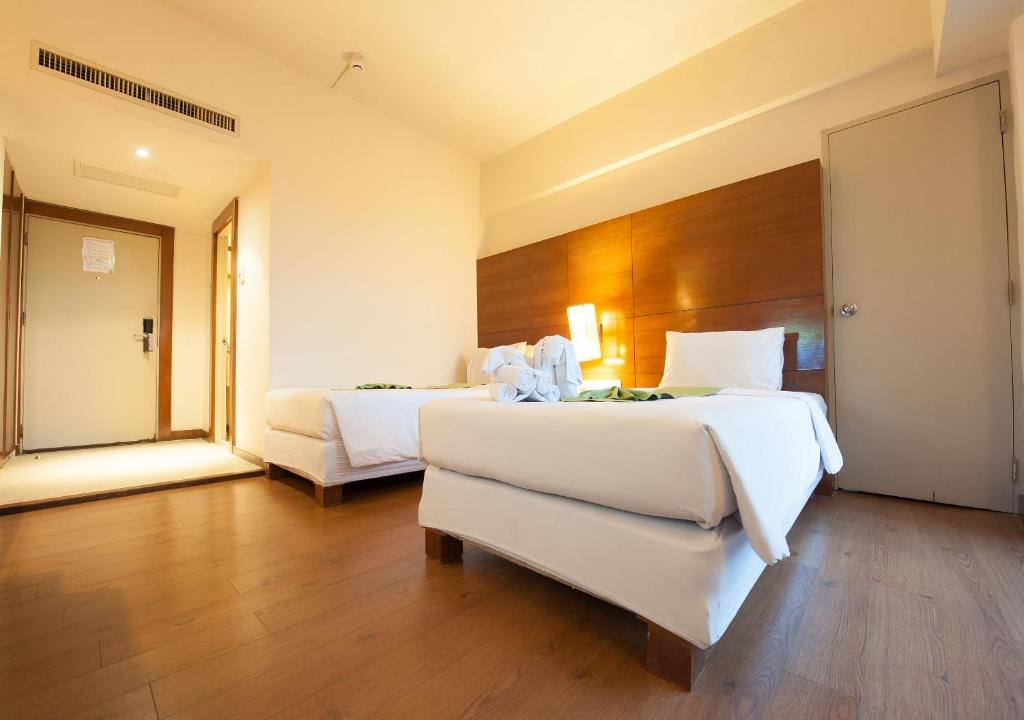 The Seasons Pattaya - Resim 6