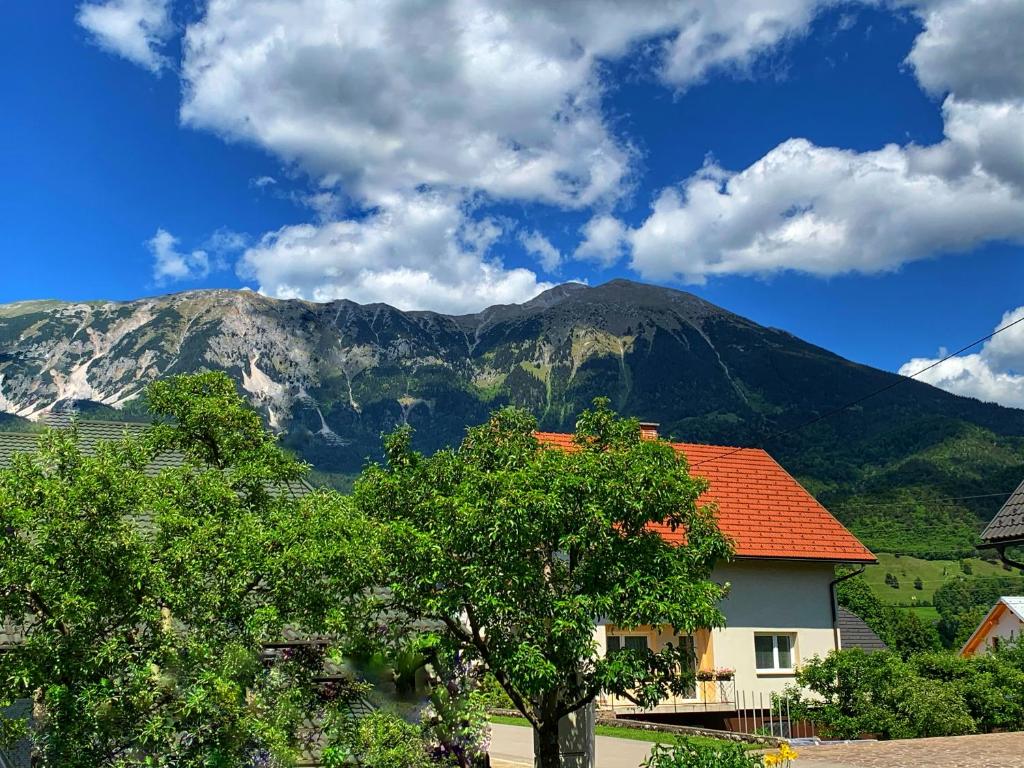Nespecifikovaný výhled na hory nebo výhled na hory při pohledu z apartmánu