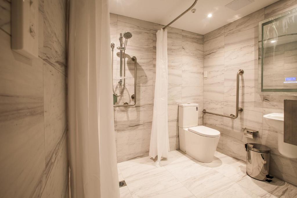 The Salisbury - Resim 31