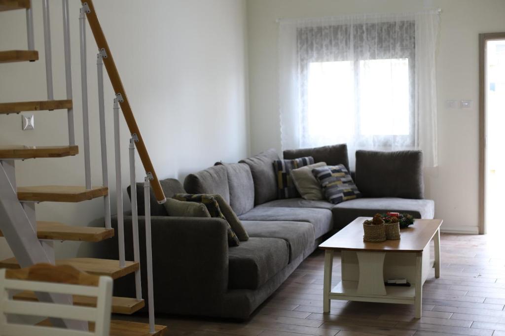 Ephrem House - Housity