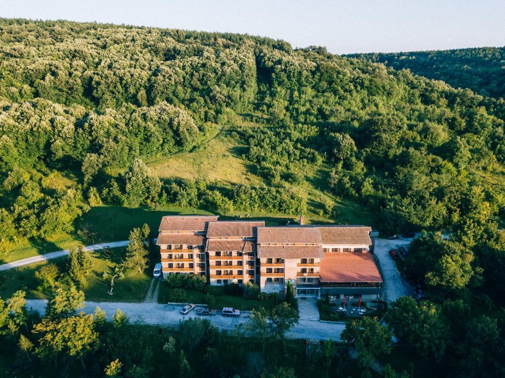 Pohľad z vtáčej perspektívy na ubytovanie Tourist center Momina Krepost