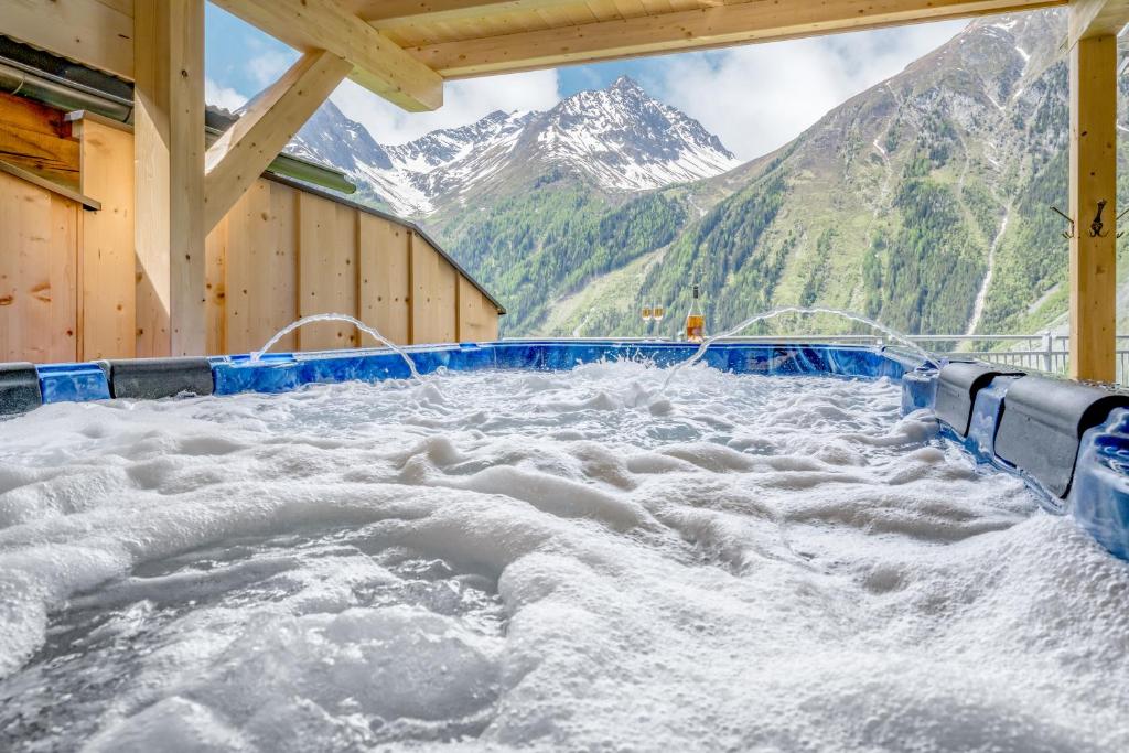 Nespecifikovaný výhled na hory nebo výhled na hory při pohledu z hotelu