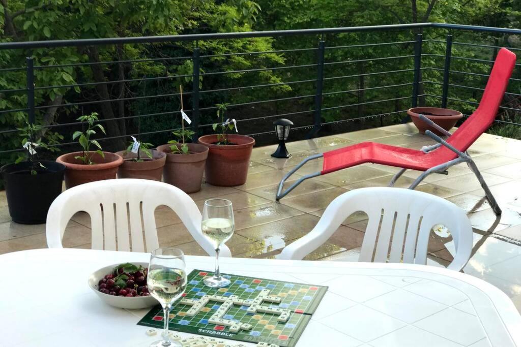 Balkon lub taras w obiekcie ‘NEW’ Sunkissed Villa on the Old Hill