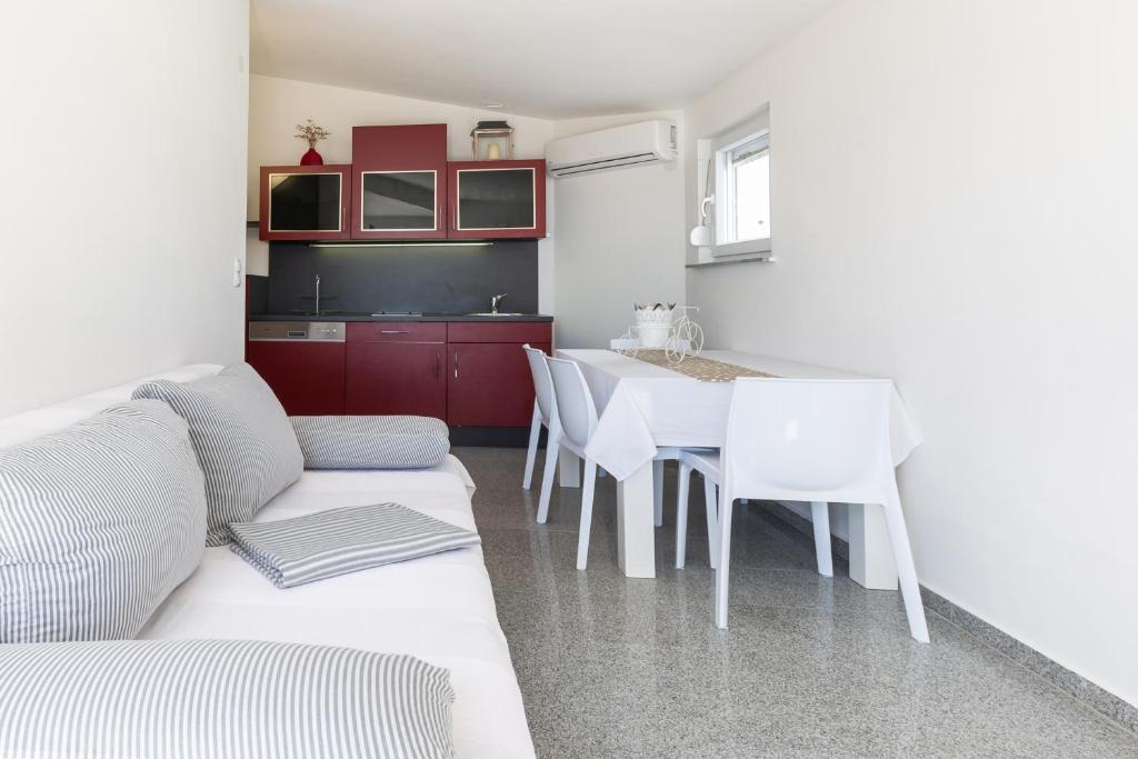 Kuchyň nebo kuchyňský kout v ubytování APARTMENT LanaTea ***SEA VIEW***