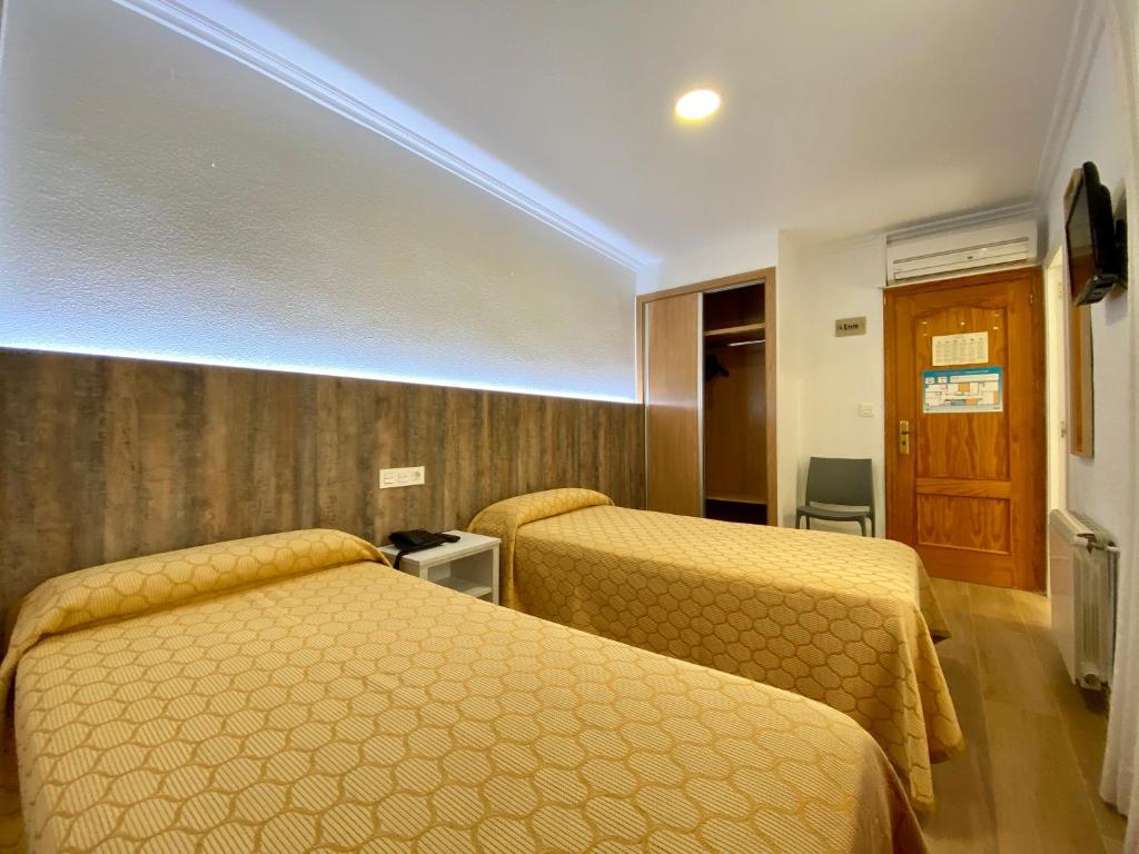 Hostal Pensimar - Twin Room