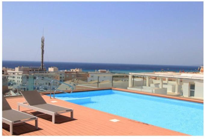 Bazén v ubytovaní Apartamento Tarifa - zona 10!Piscina(parking incl) alebo v jeho blízkosti