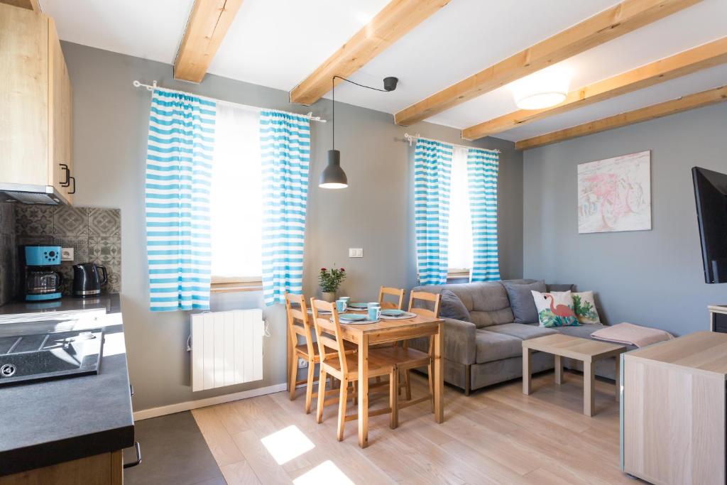 Domki Łeba, Apartamenty Łeba - Polanki23 - basen, sauna, kino - 1