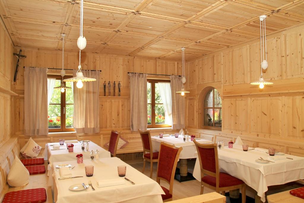 Restaurace v ubytování Hotel Krone Langenegg