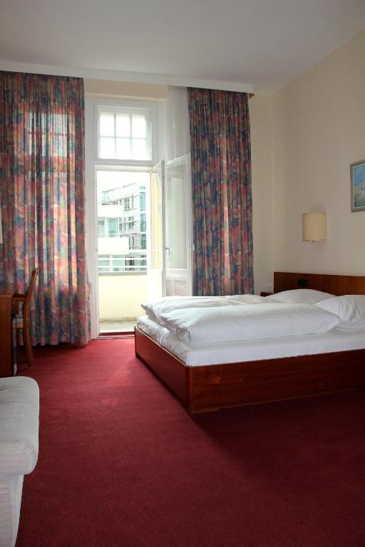 
Economy Double Room with Shower 
