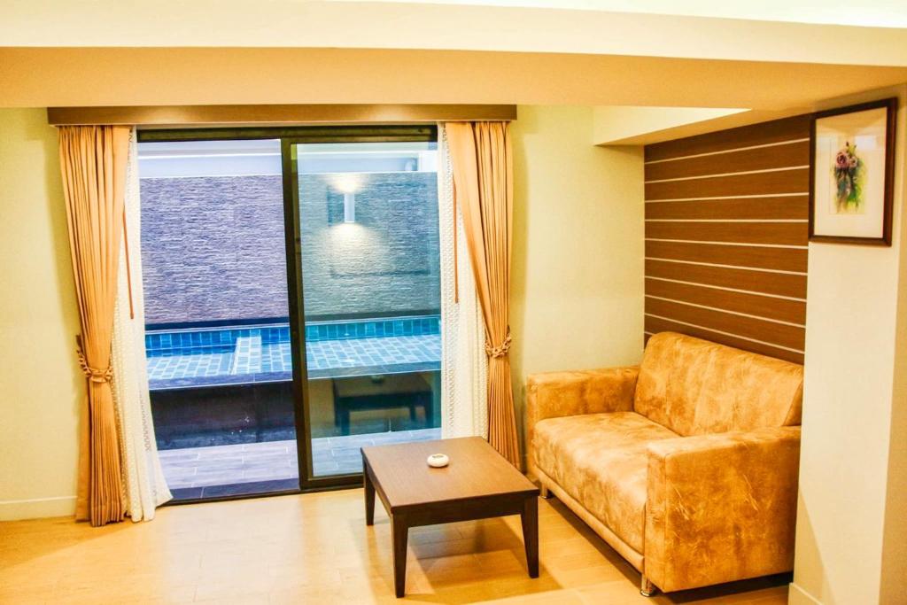 Scandia Beach Hotel - Deluxe Suite With Pool Access