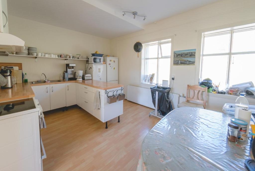 Kuchyň nebo kuchyňský kout v ubytování Hvammur 2 Guesthouse