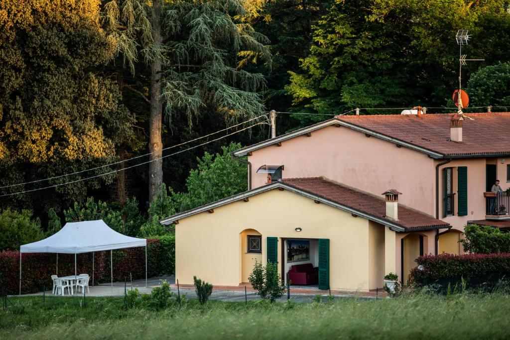 Budynek, w którym mieści się apartament