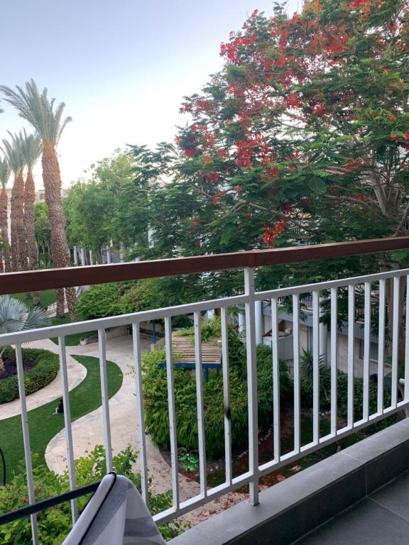 Ein Balkon oder eine Terrasse in der Unterkunft Top Royal Eilat רויאל פארק