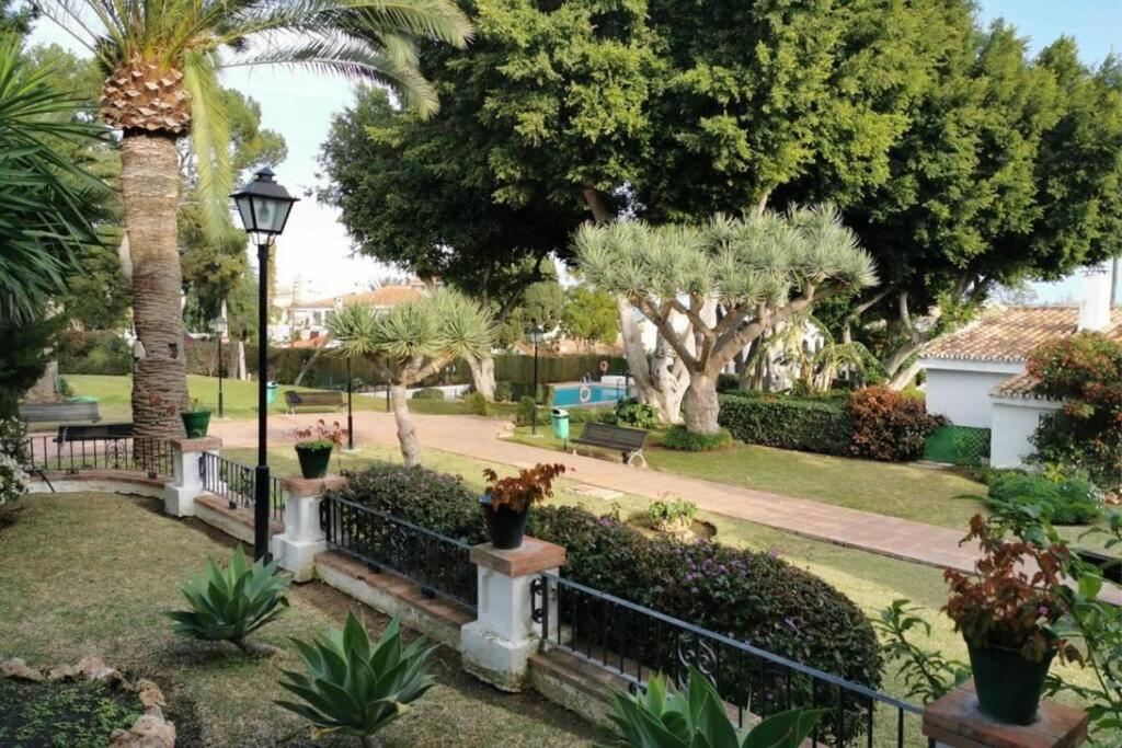 Ogród w obiekcie Appartement Torremolinos Dona Carlota