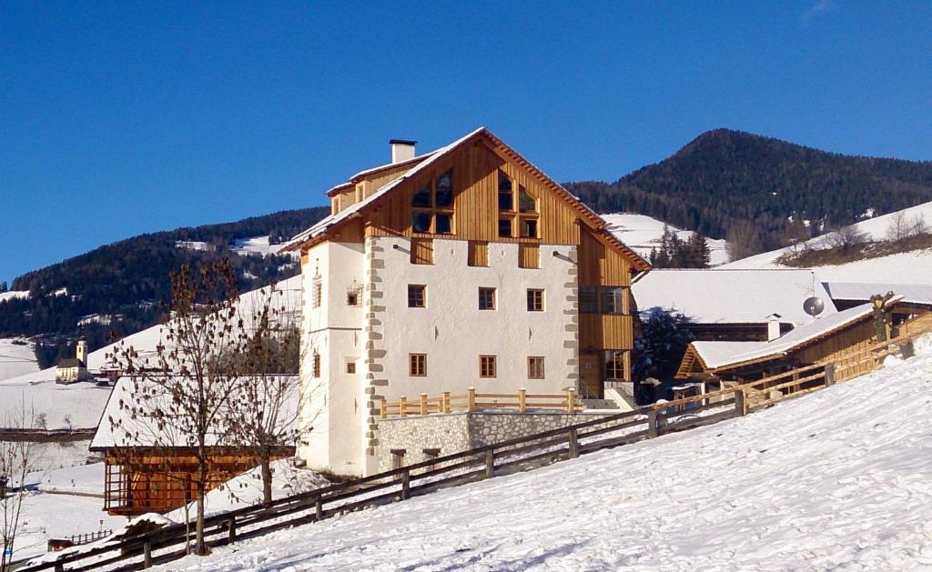 Výhľad na hory alebo výhľad na hory priamo z of the bed and breakfast