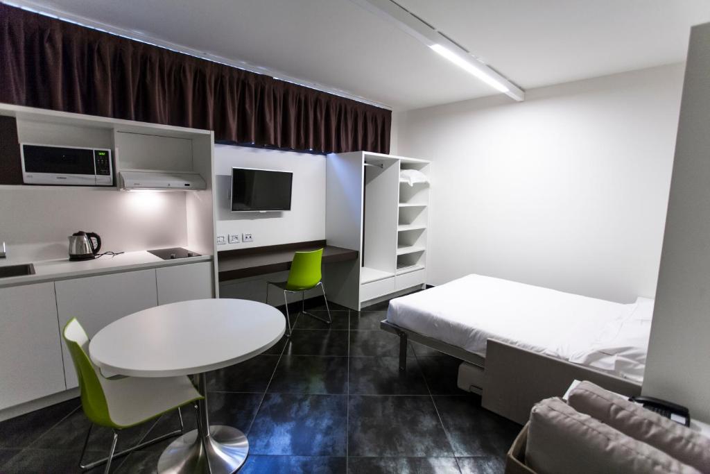 Kuchnia lub aneks kuchenny w obiekcie 57 Reshotel Orio