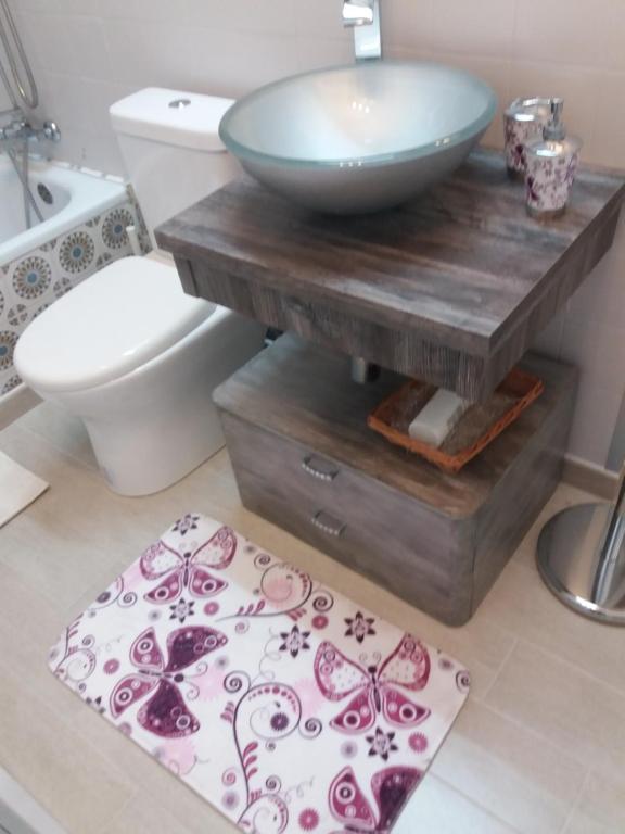 A bathroom at Apartamentos Lorena 1A
