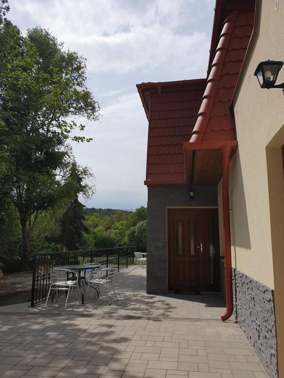 Balkón nebo terasa v ubytování Cserhátvölgy Panzió