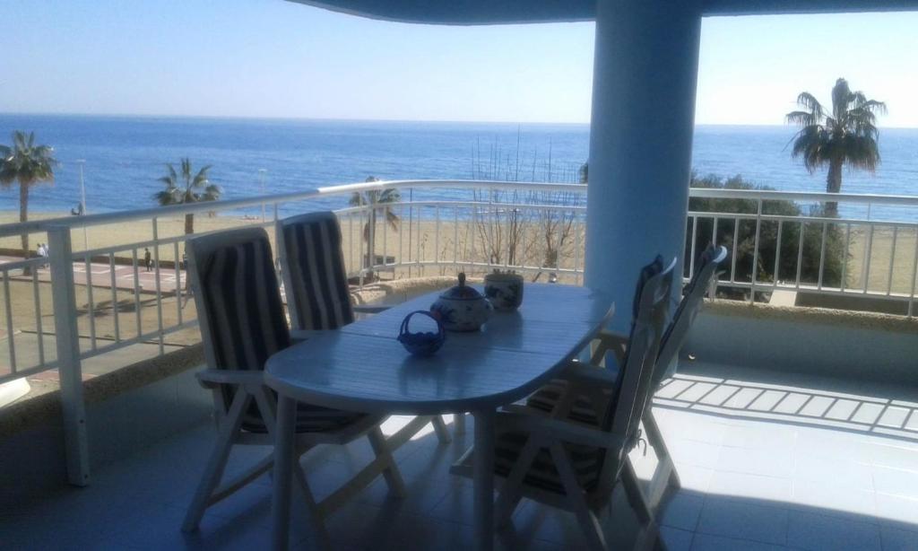 Gallery image of 3 bedrooms apartement with sea view shared pool and furnished garden at Aguilas in Águilas