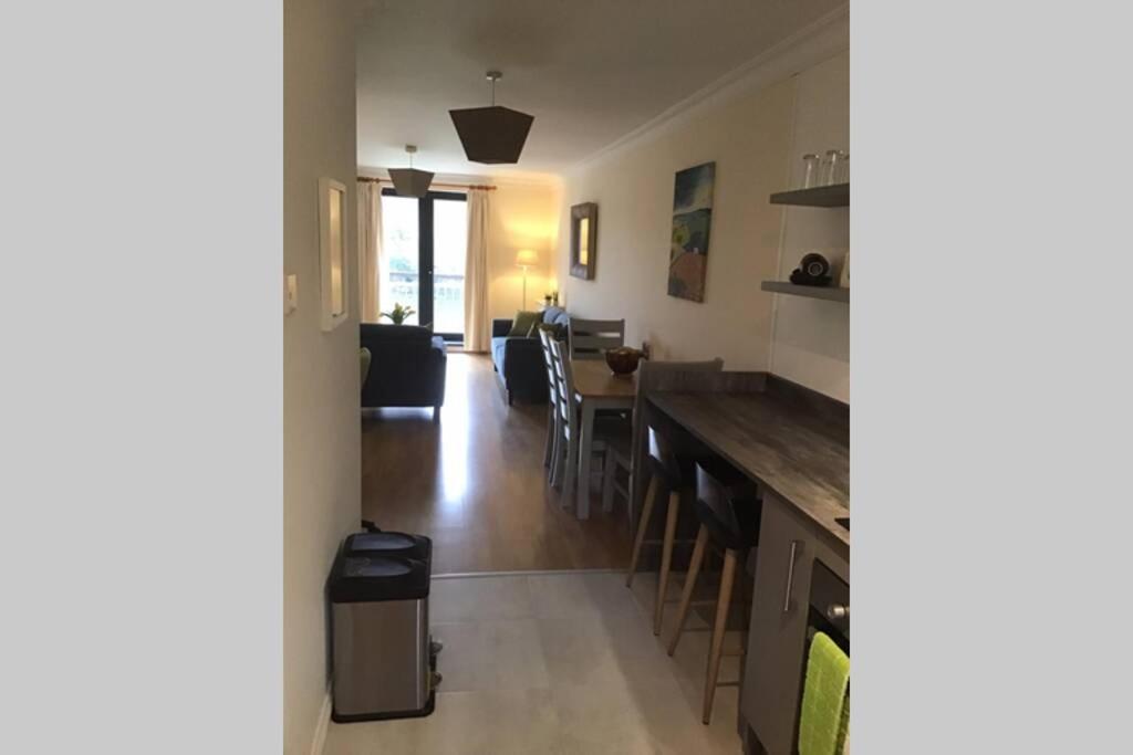 Posezení v ubytování Waterfront apartment completely refurbished