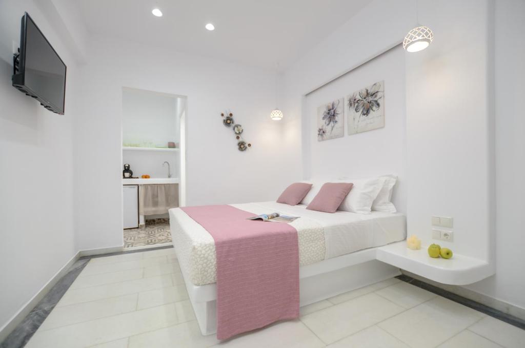 Telewizja i/lub zestaw kina domowego w obiekcie Jardin De Castillo , Naxos Town