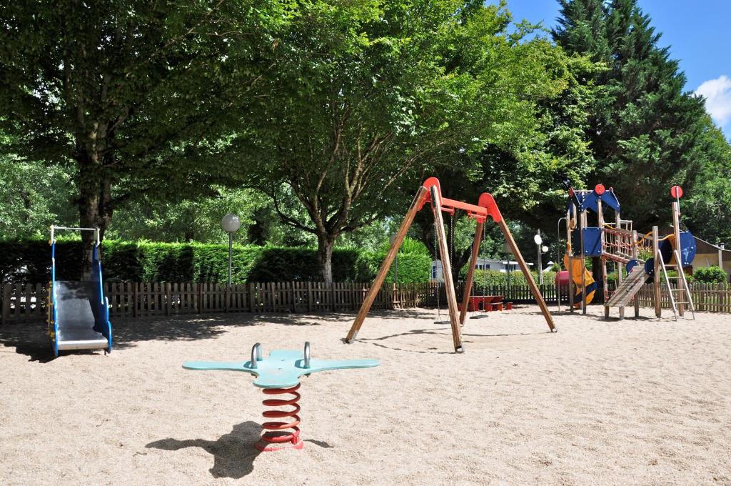 Aire de jeux pour enfants de l&#39;&eacute;tablissement Camping L&#39;Echo du Malpas