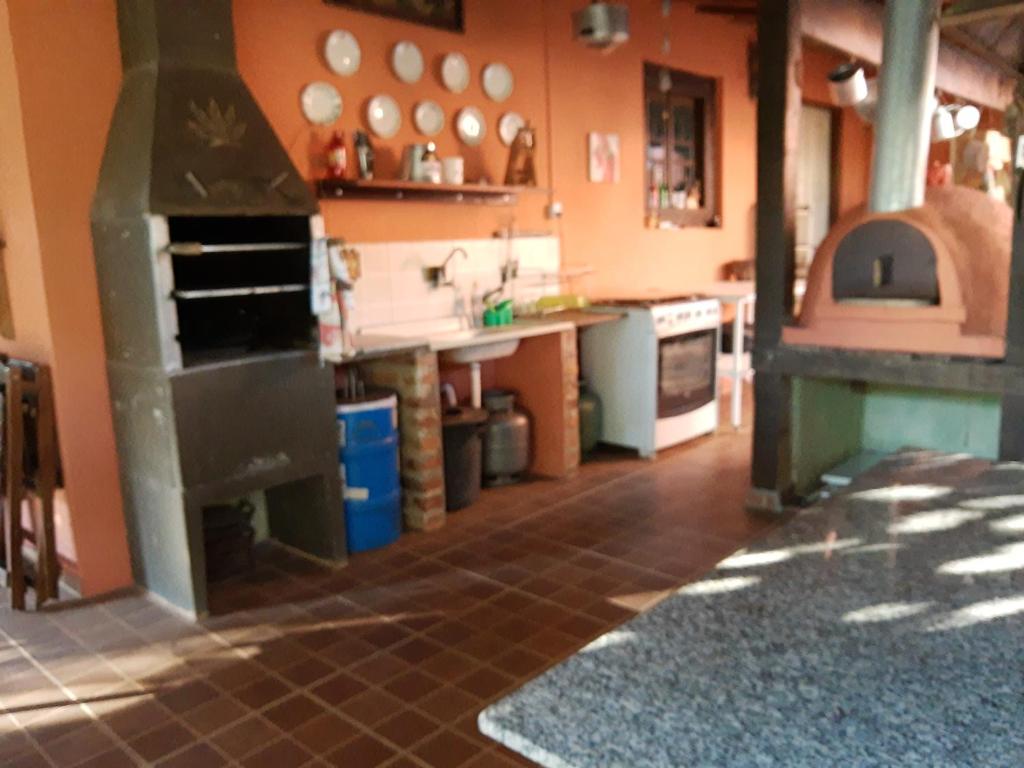  CHEZ ALE