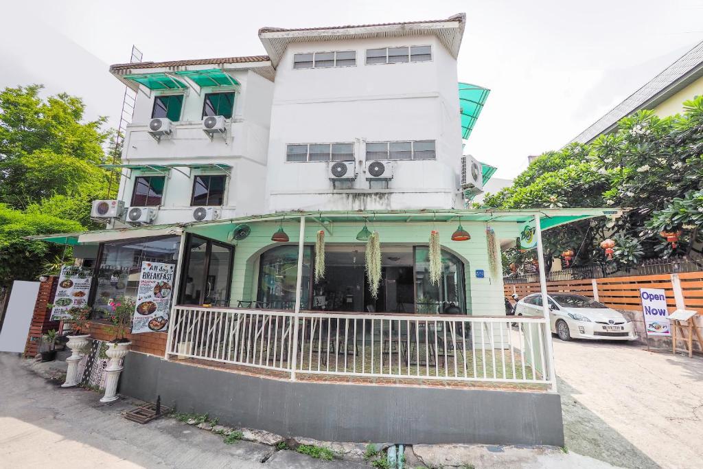 Born Guest House - Resim 16