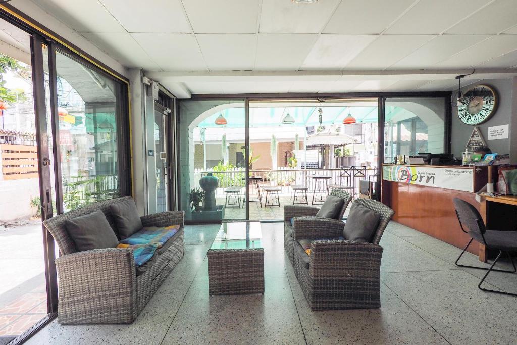 Born Guest House - Resim 8