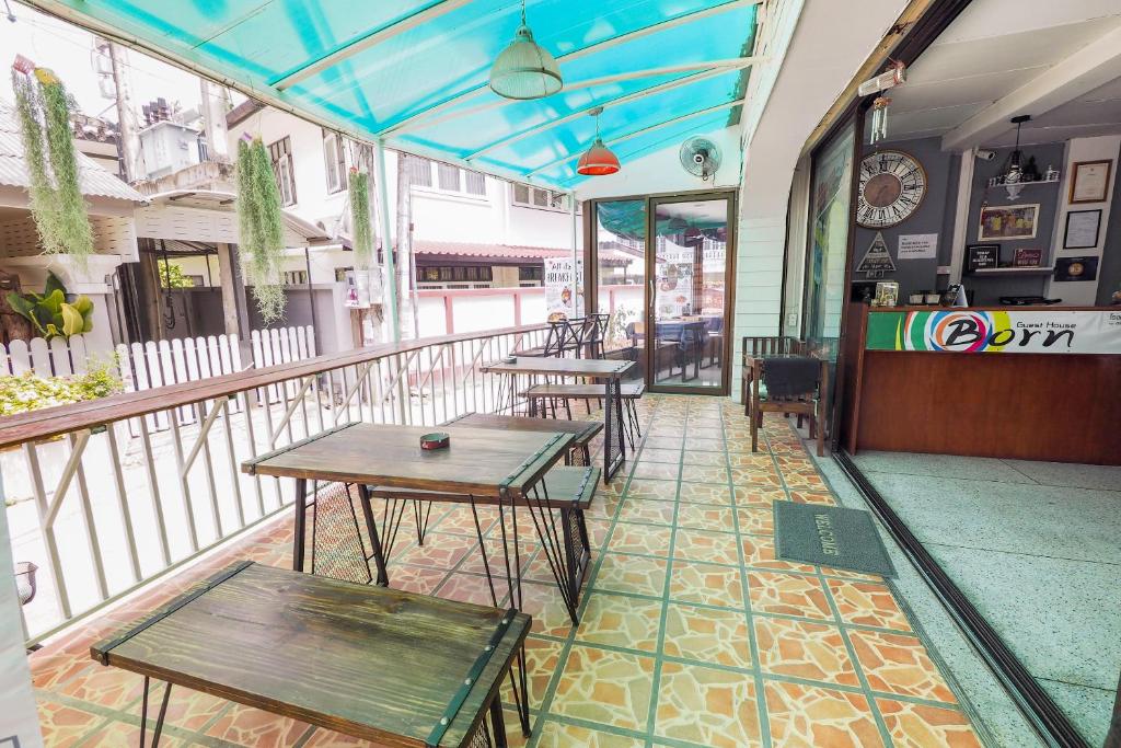 Born Guest House - Resim 11