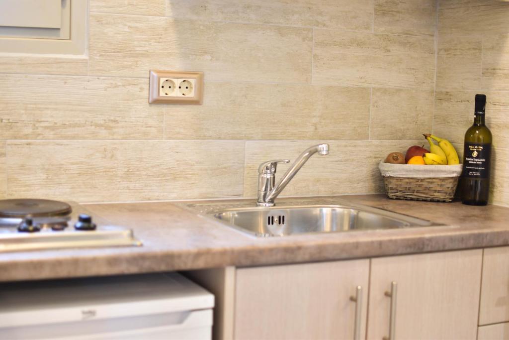 A kitchen or kitchenette at Liogerma Studios