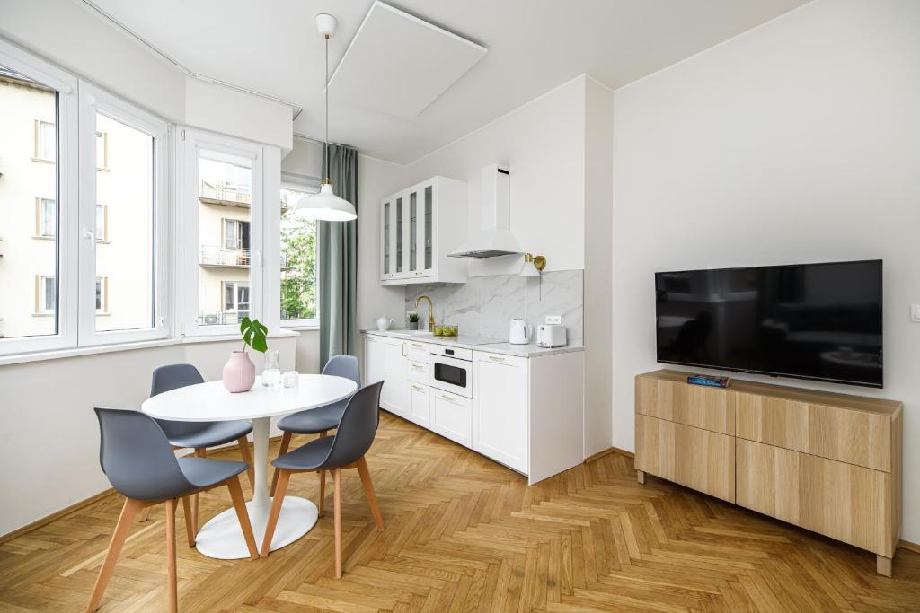 Kuchyňa alebo kuchynka v ubytovaní Native Apartments Żuławskiego 8