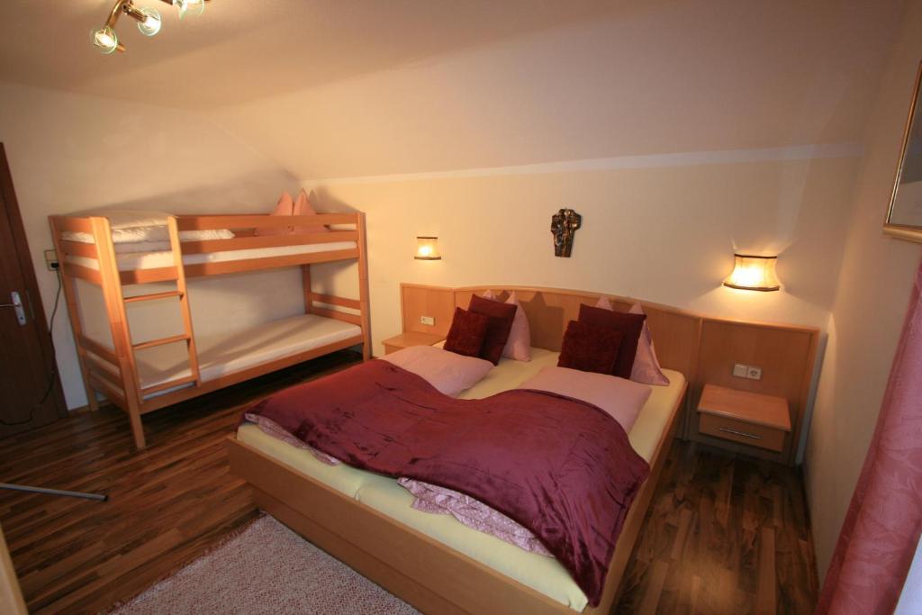 Postel nebo postele na pokoji v ubytování Hotel Stadlwirt